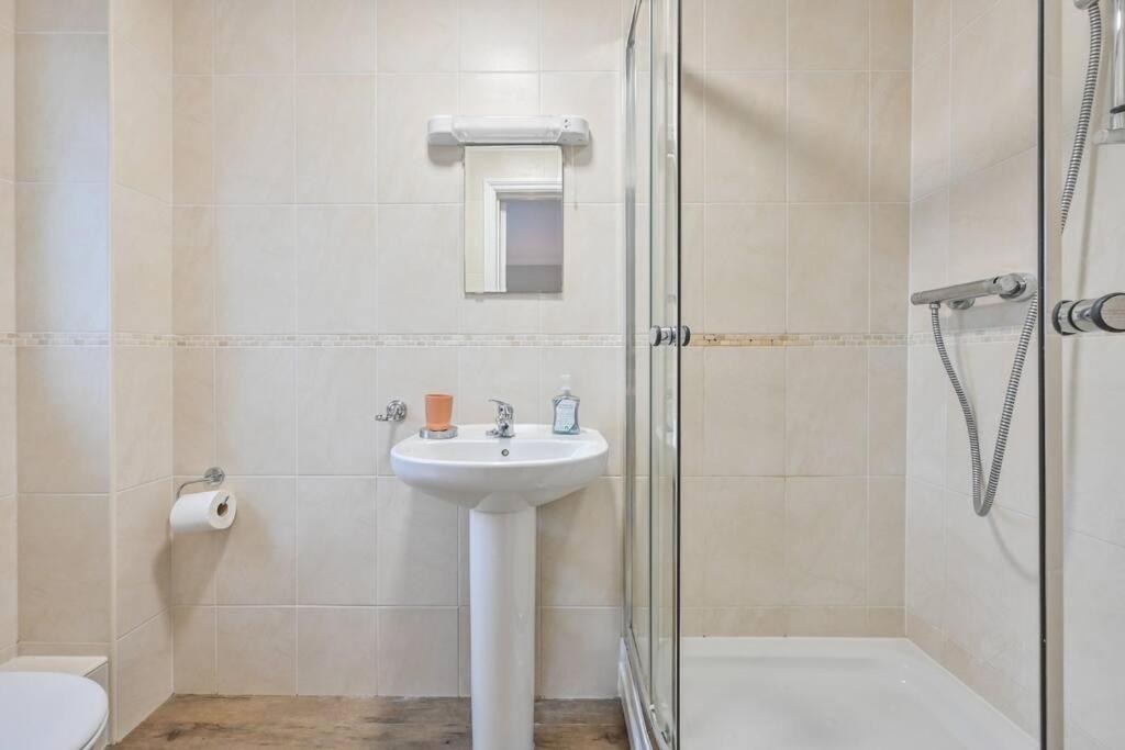 Spacious Sandbanks Apartment Near Beach And Bars With Free Parking 浦耳 外观 照片