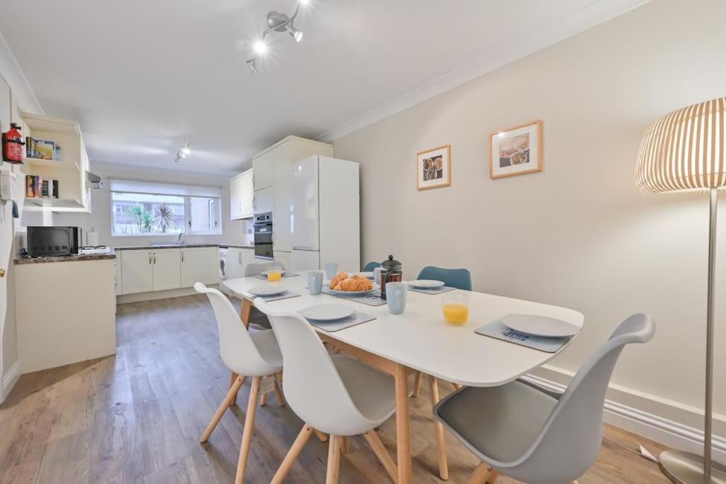 Spacious Sandbanks Apartment Near Beach And Bars With Free Parking 浦耳 外观 照片