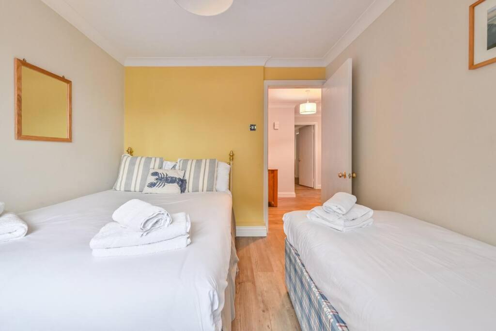 Spacious Sandbanks Apartment Near Beach And Bars With Free Parking 浦耳 外观 照片