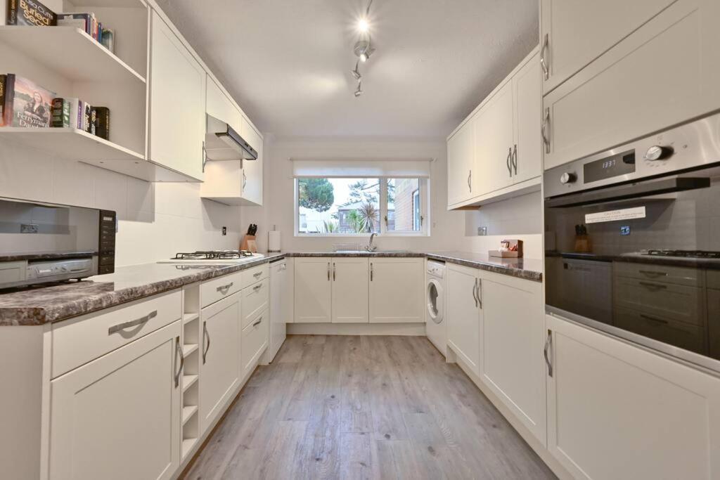 Spacious Sandbanks Apartment Near Beach And Bars With Free Parking 浦耳 外观 照片